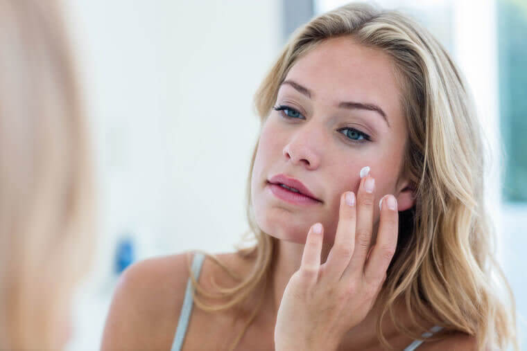 6 Things That Might Happen If You Stop Wearing Make Up